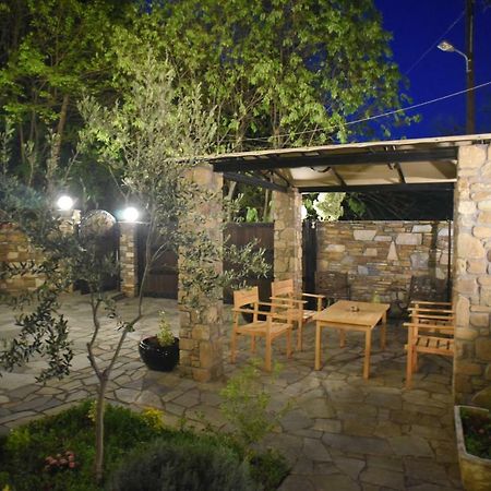 Santa Marina Guesthouse Káto Loutrákion Extérieur photo