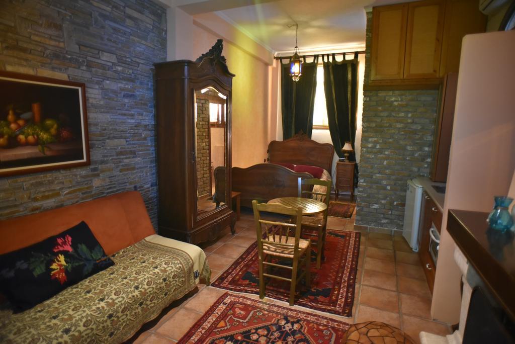 Santa Marina Guesthouse Káto Loutrákion Extérieur photo