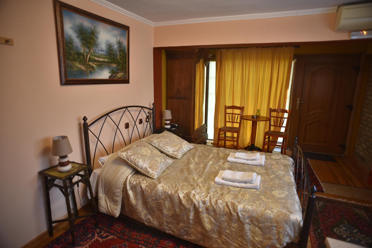 Santa Marina Guesthouse Káto Loutrákion Extérieur photo