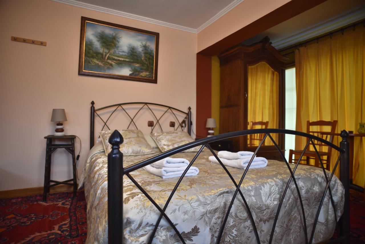 Santa Marina Guesthouse Káto Loutrákion Extérieur photo