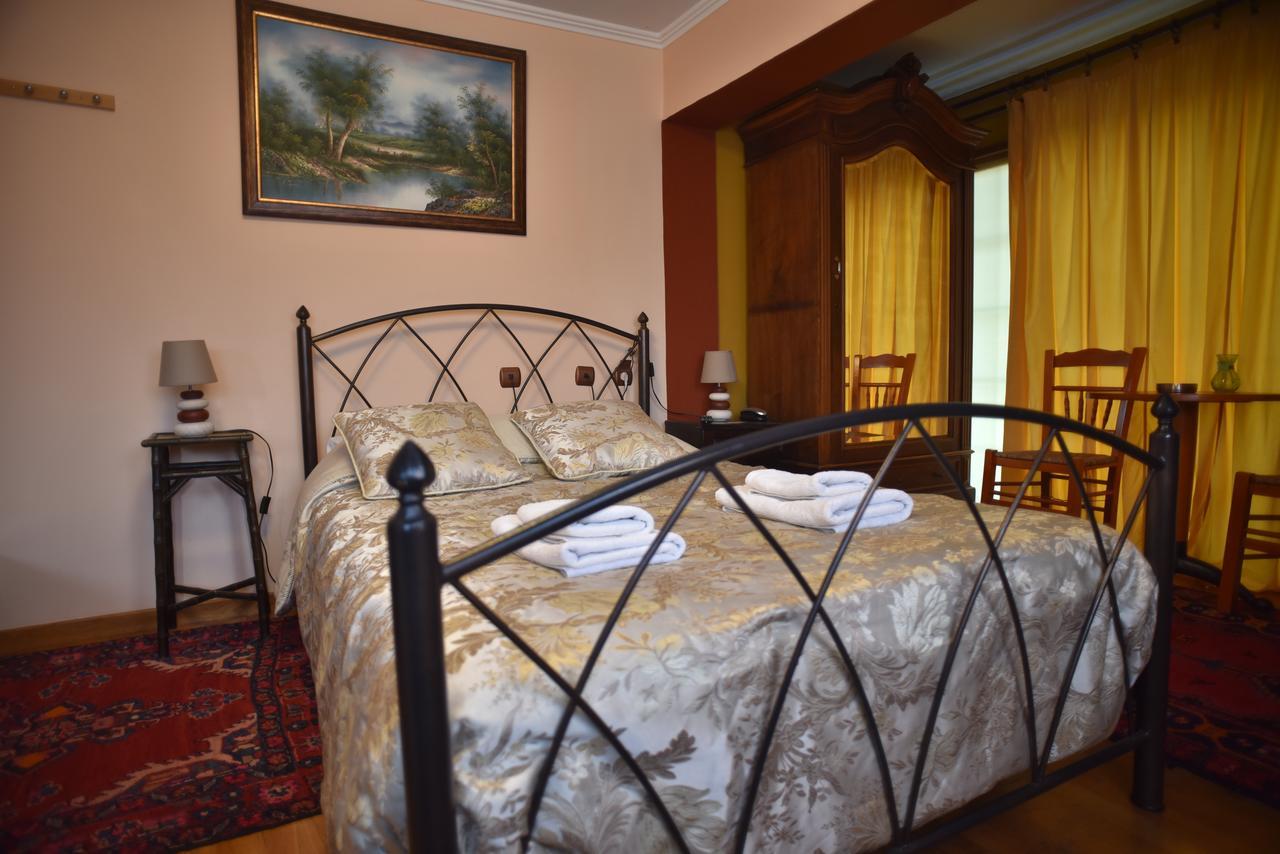 Santa Marina Guesthouse Káto Loutrákion Extérieur photo
