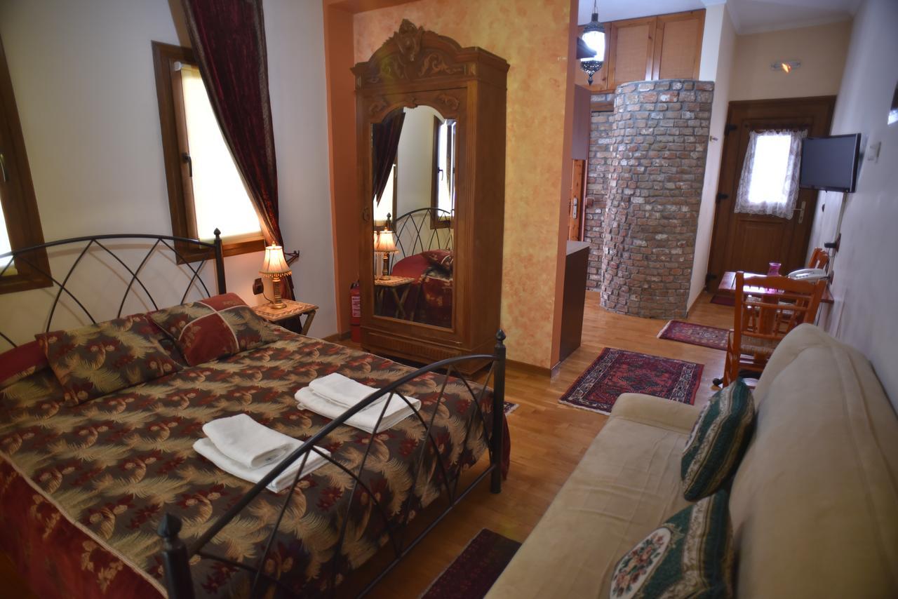 Santa Marina Guesthouse Káto Loutrákion Extérieur photo
