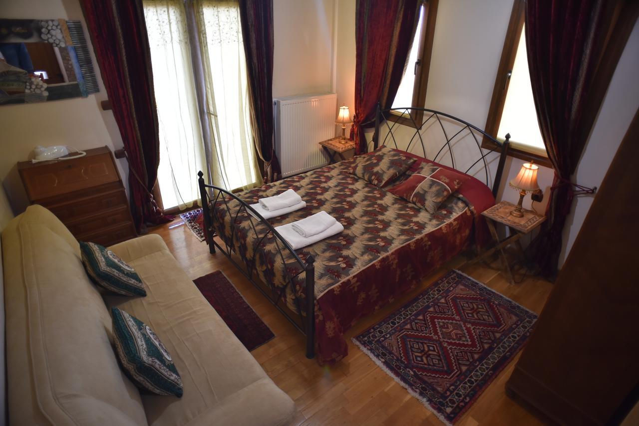 Santa Marina Guesthouse Káto Loutrákion Extérieur photo