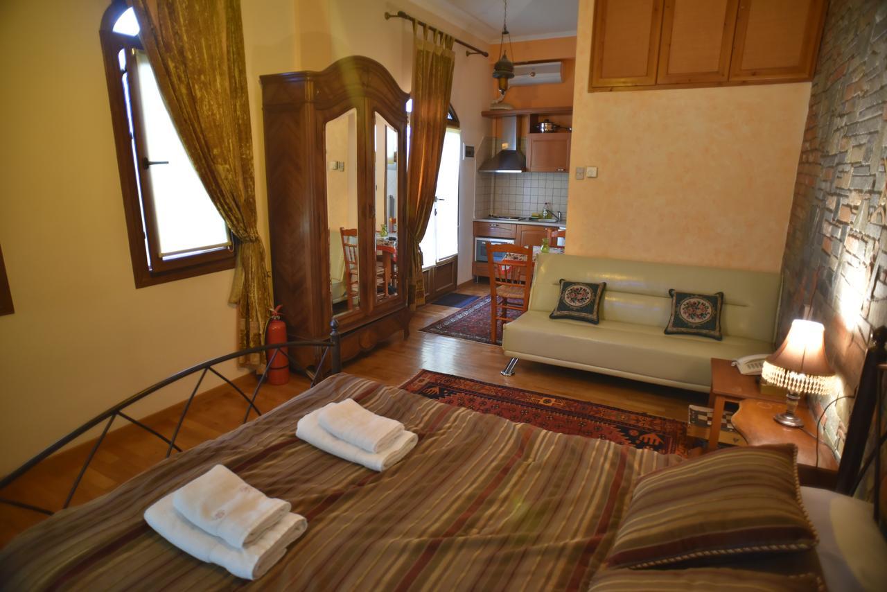 Santa Marina Guesthouse Káto Loutrákion Extérieur photo