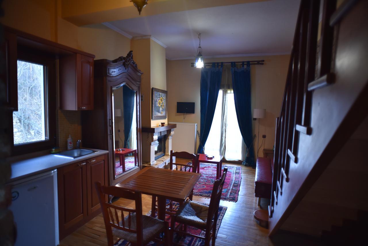 Santa Marina Guesthouse Káto Loutrákion Extérieur photo