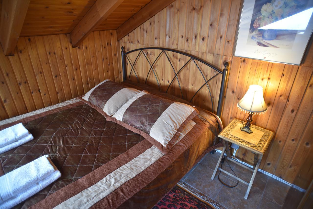 Santa Marina Guesthouse Káto Loutrákion Extérieur photo