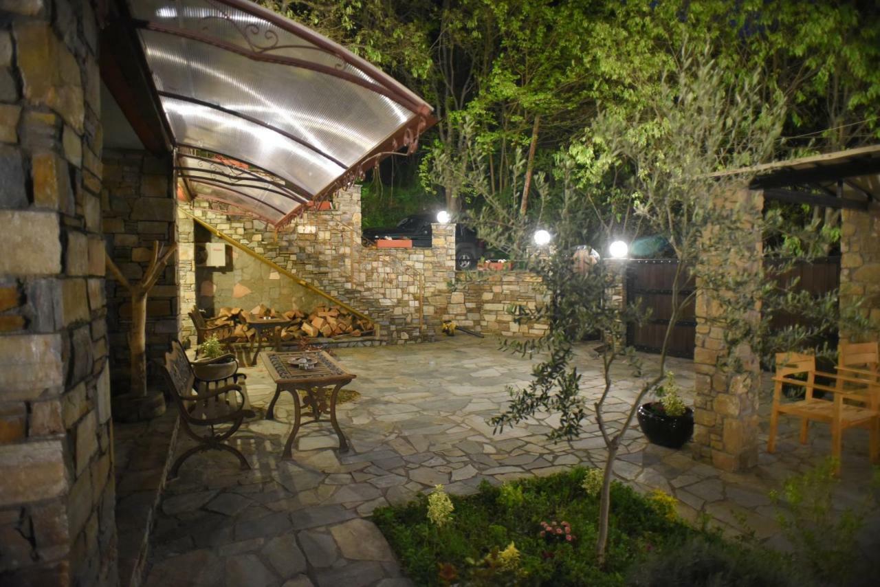 Santa Marina Guesthouse Káto Loutrákion Extérieur photo