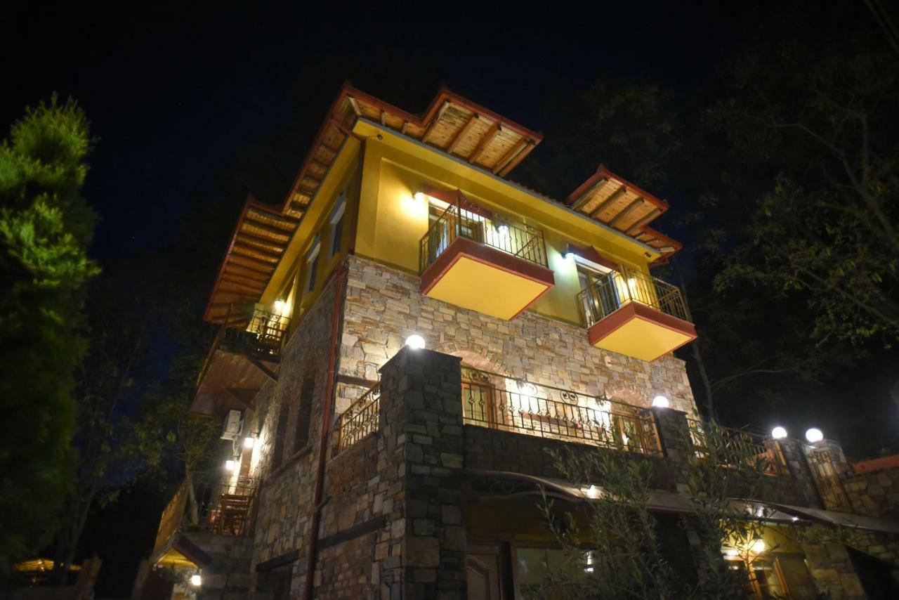 Santa Marina Guesthouse Káto Loutrákion Extérieur photo