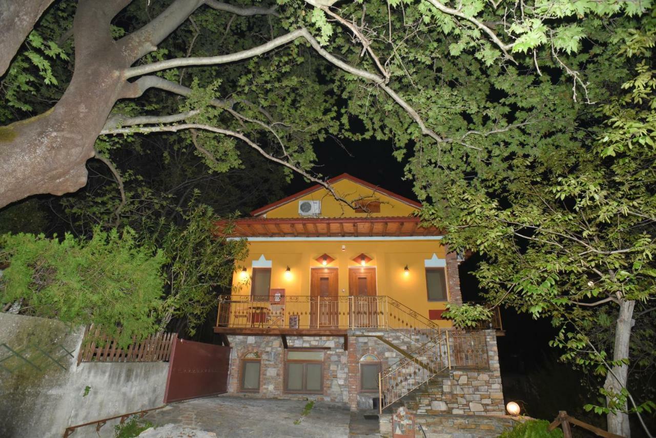 Santa Marina Guesthouse Káto Loutrákion Extérieur photo