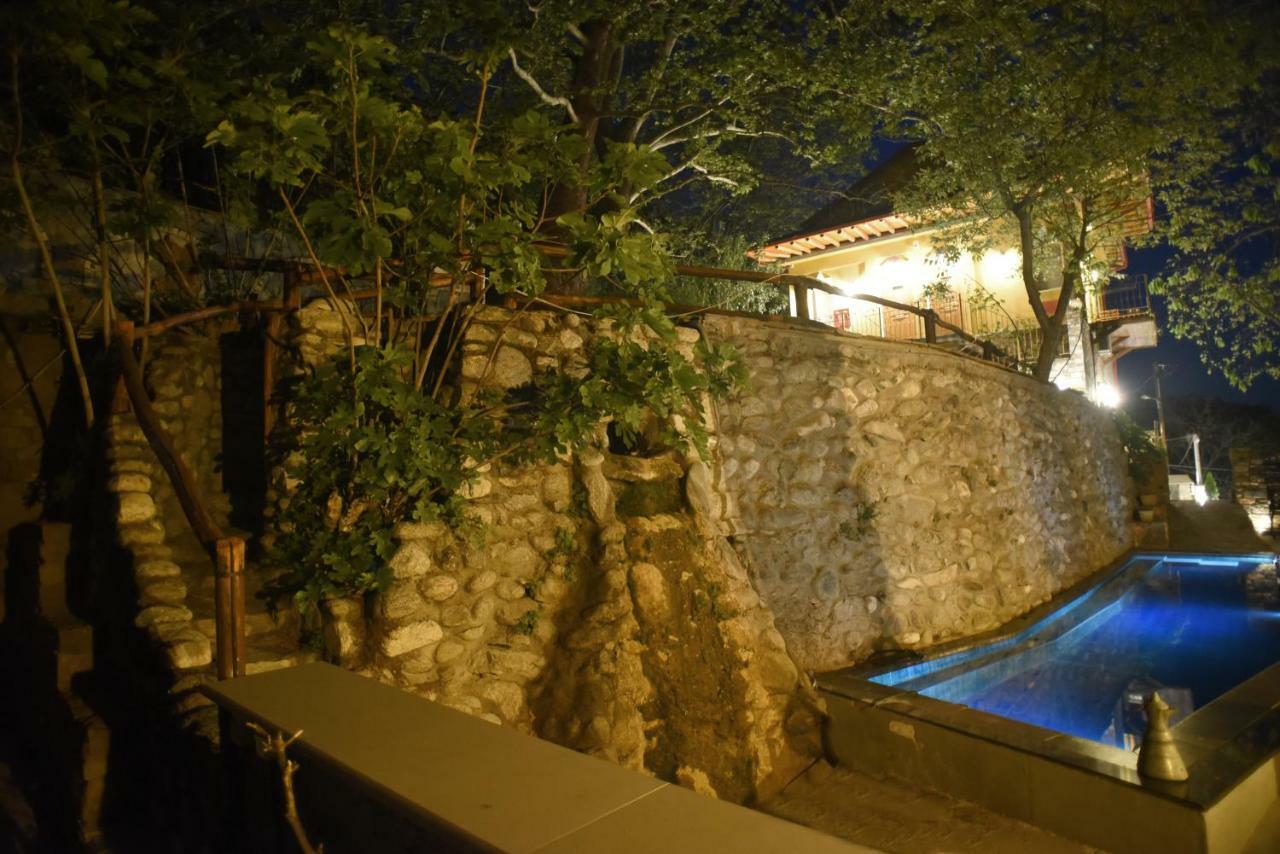 Santa Marina Guesthouse Káto Loutrákion Extérieur photo