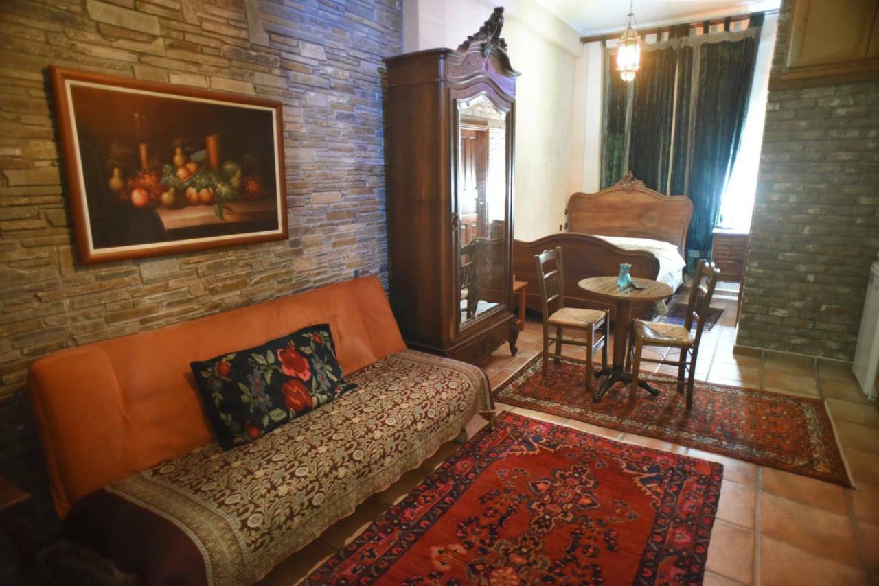 Santa Marina Guesthouse Káto Loutrákion Extérieur photo