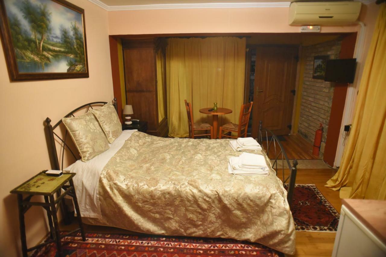 Santa Marina Guesthouse Káto Loutrákion Extérieur photo