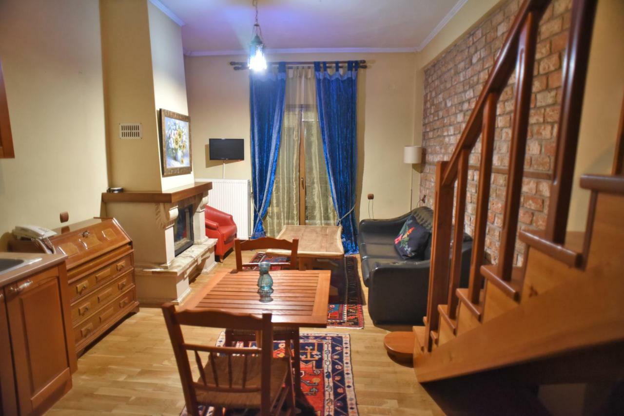 Santa Marina Guesthouse Káto Loutrákion Extérieur photo