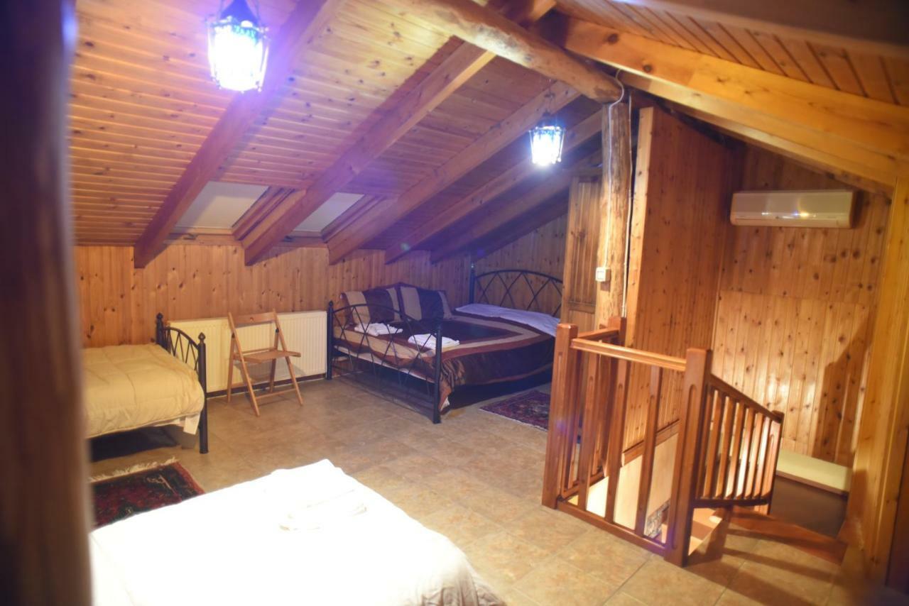 Santa Marina Guesthouse Káto Loutrákion Extérieur photo